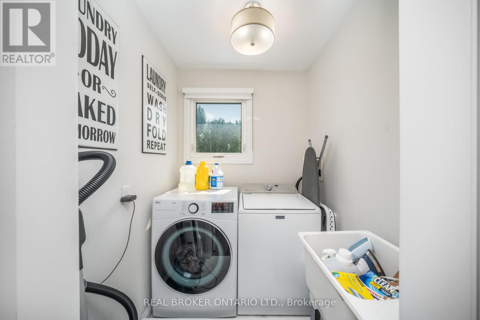 1879 Ashwood Avenue Property Photo 25