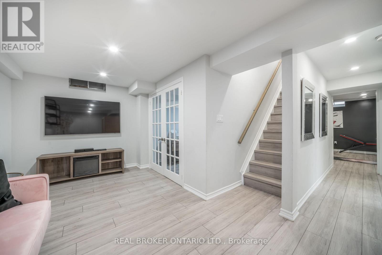 1879 Ashwood Avenue Property Photo 27