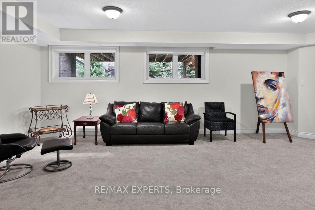 15 - 19 Westmount Drive Property Photo 27