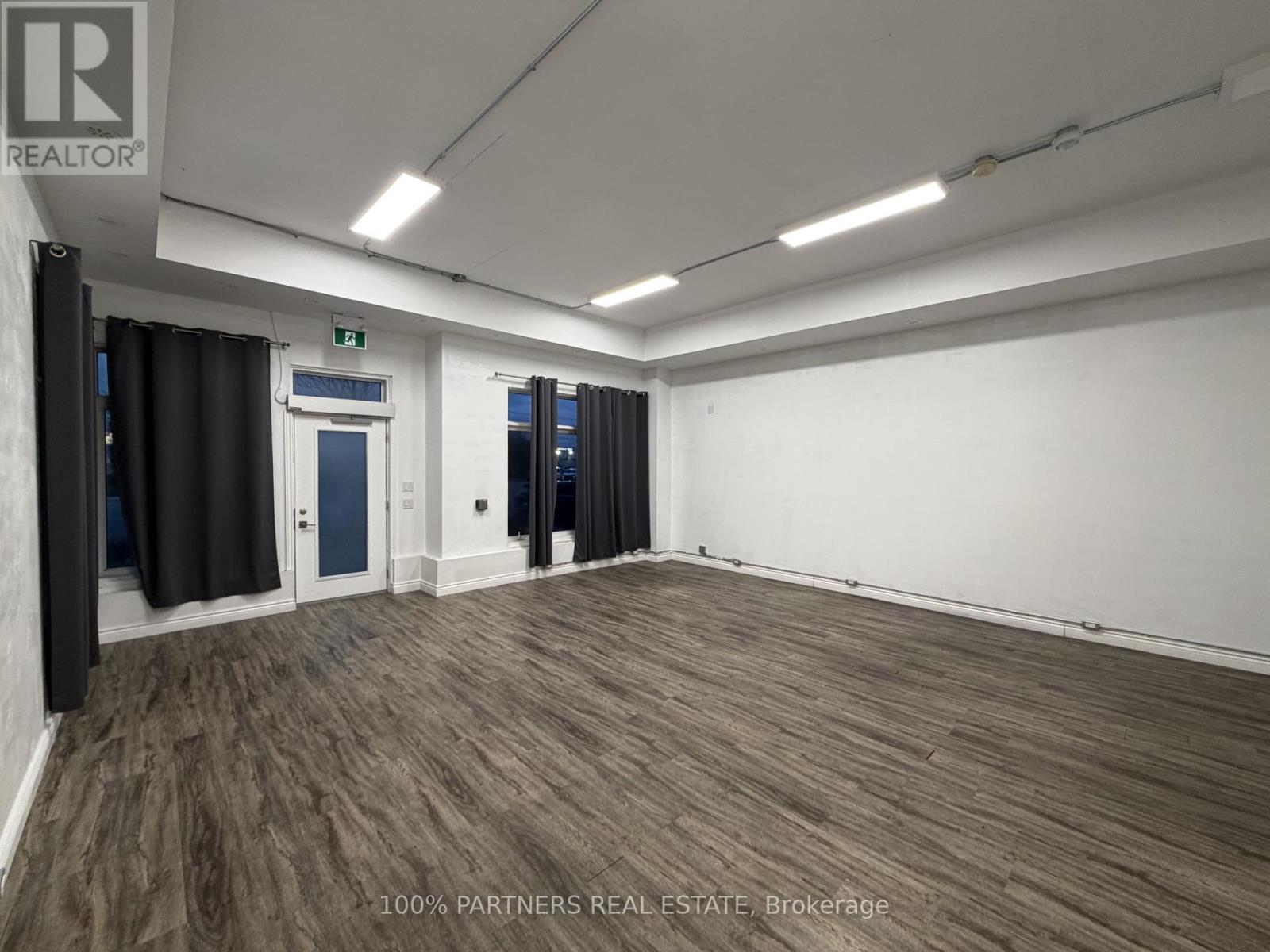 380 John Street Property Photo 2