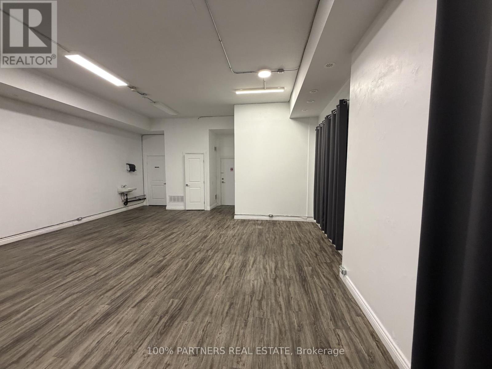 380 John Street Property Photo 3