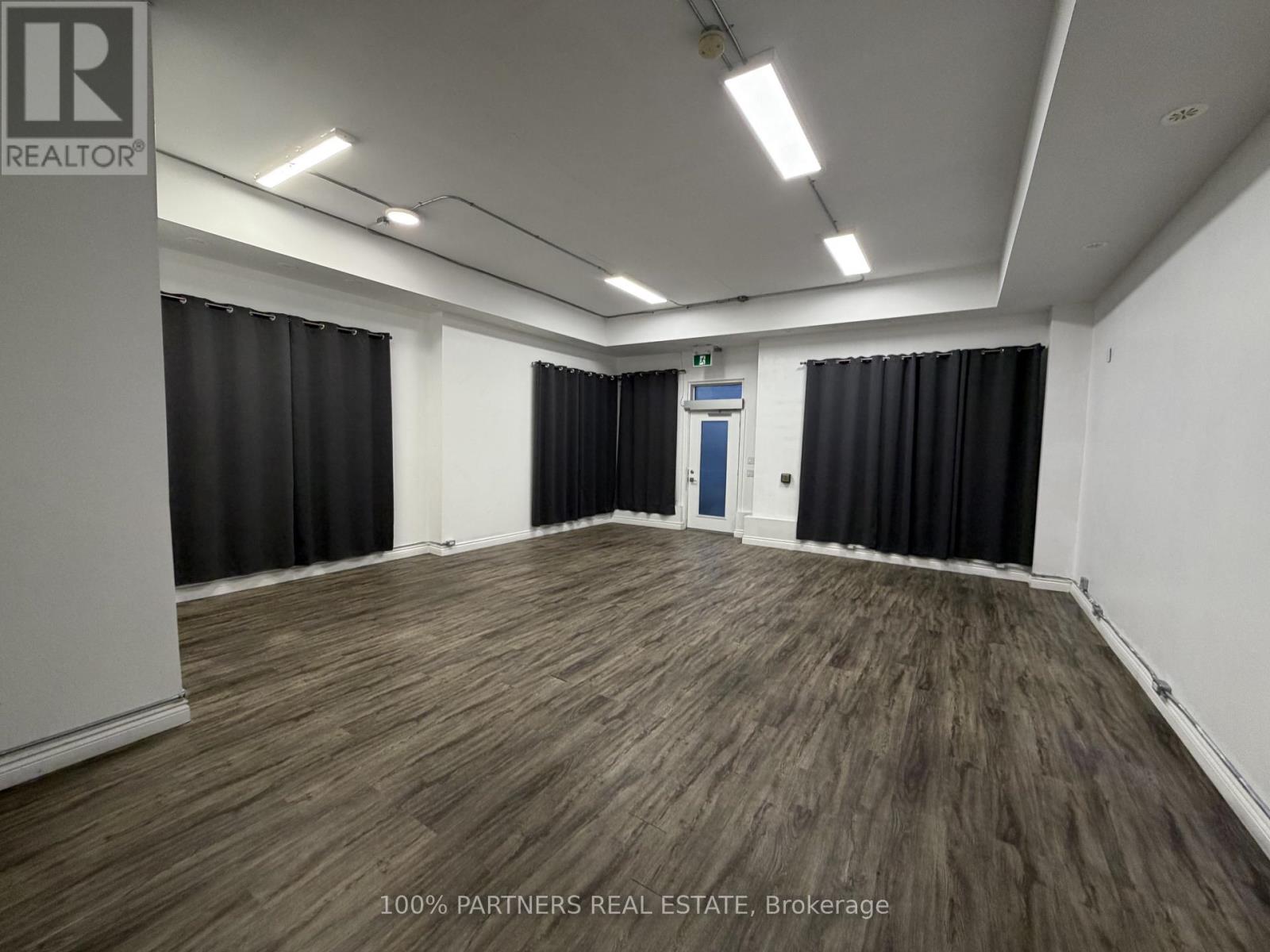 380 John Street Property Photo 4
