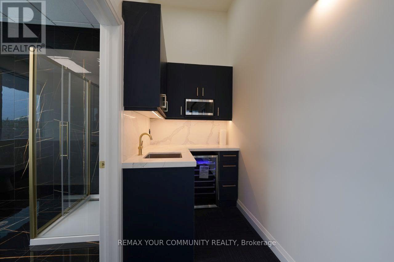 320 - 9390 Woodbine Avenue Property Photo 10