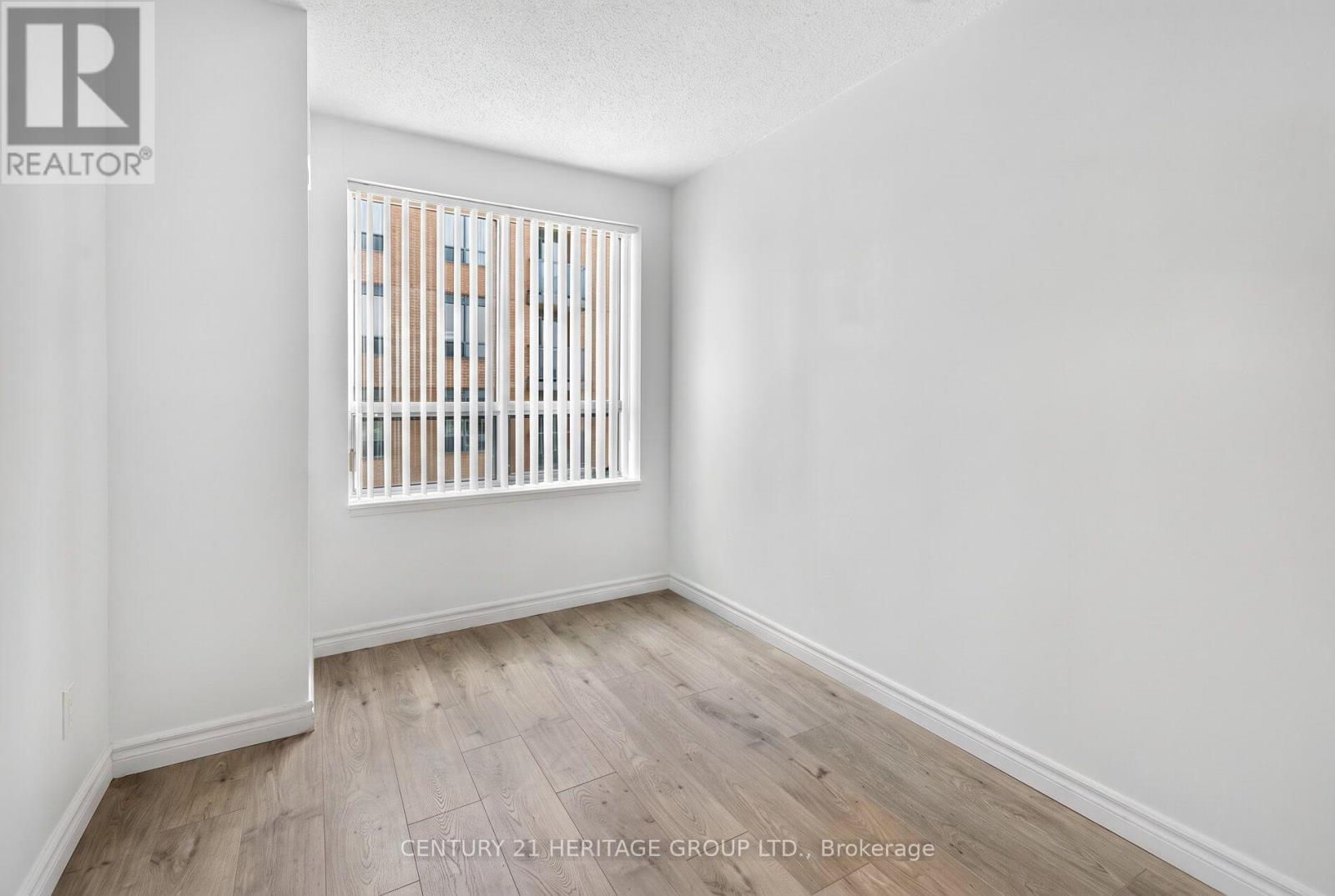 1017 - 39 Oneida Crescent Property Photo 10