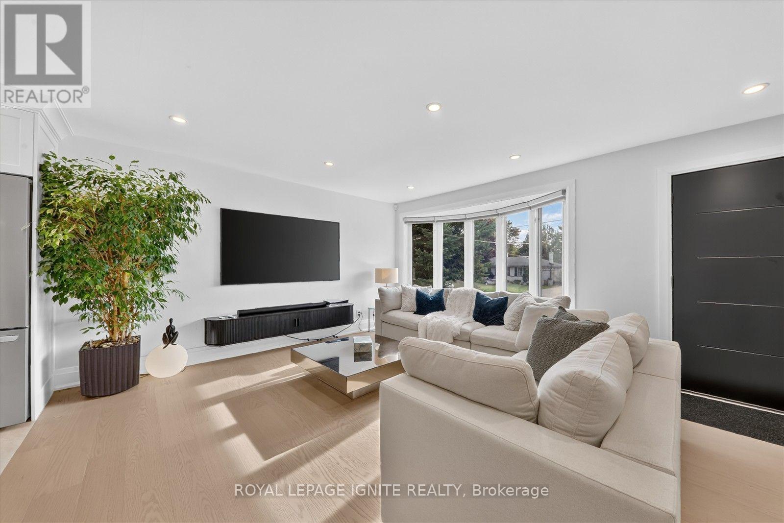 103 Baker Street Property Photo 9