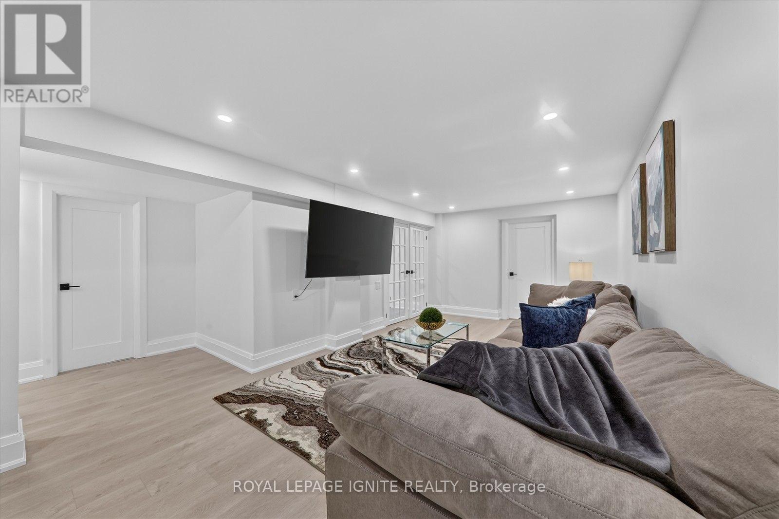 103 Baker Street Property Photo 35
