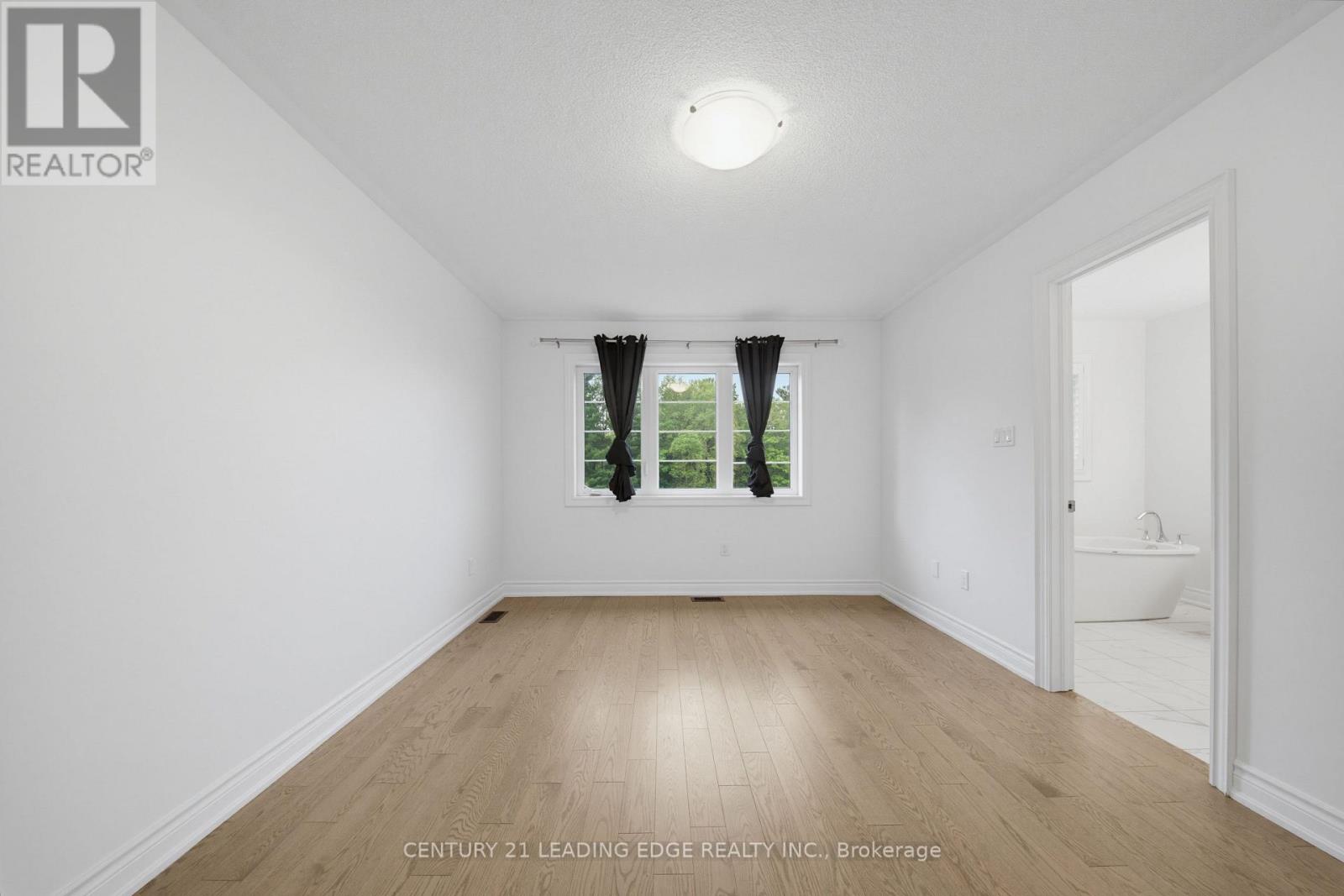 28 Liam Lane Property Photo 16