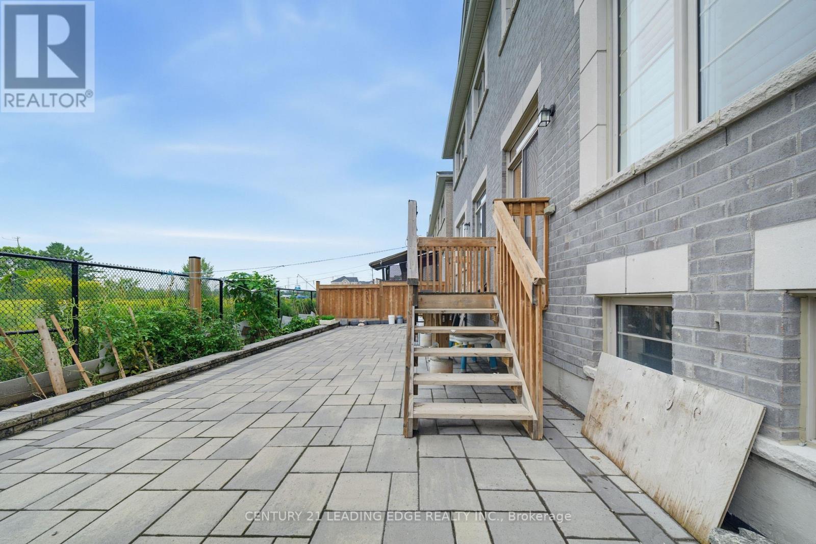 28 Liam Lane Property Photo 38