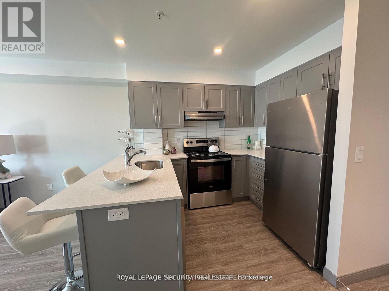 308 - 1015 Innisfil Beach Road Property Photo 8