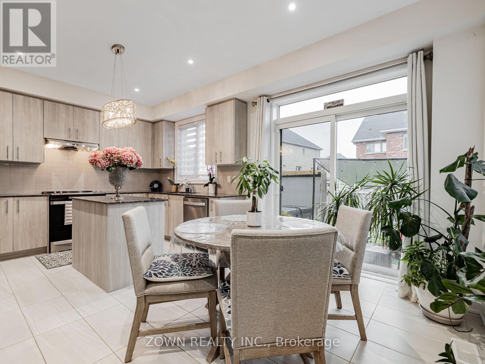1352 Blackmore Street Property Photo 11