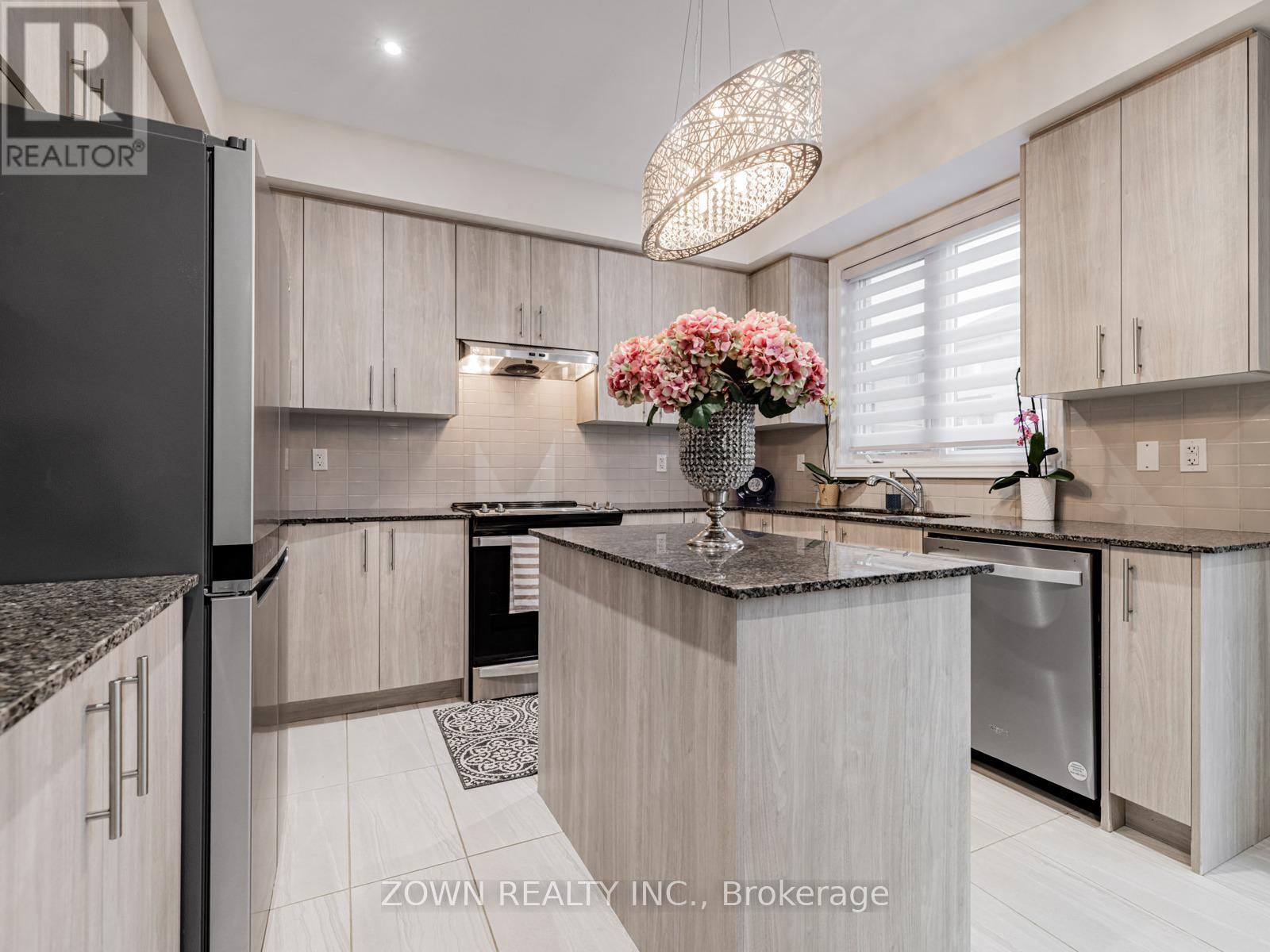 1352 Blackmore Street Property Photo 12