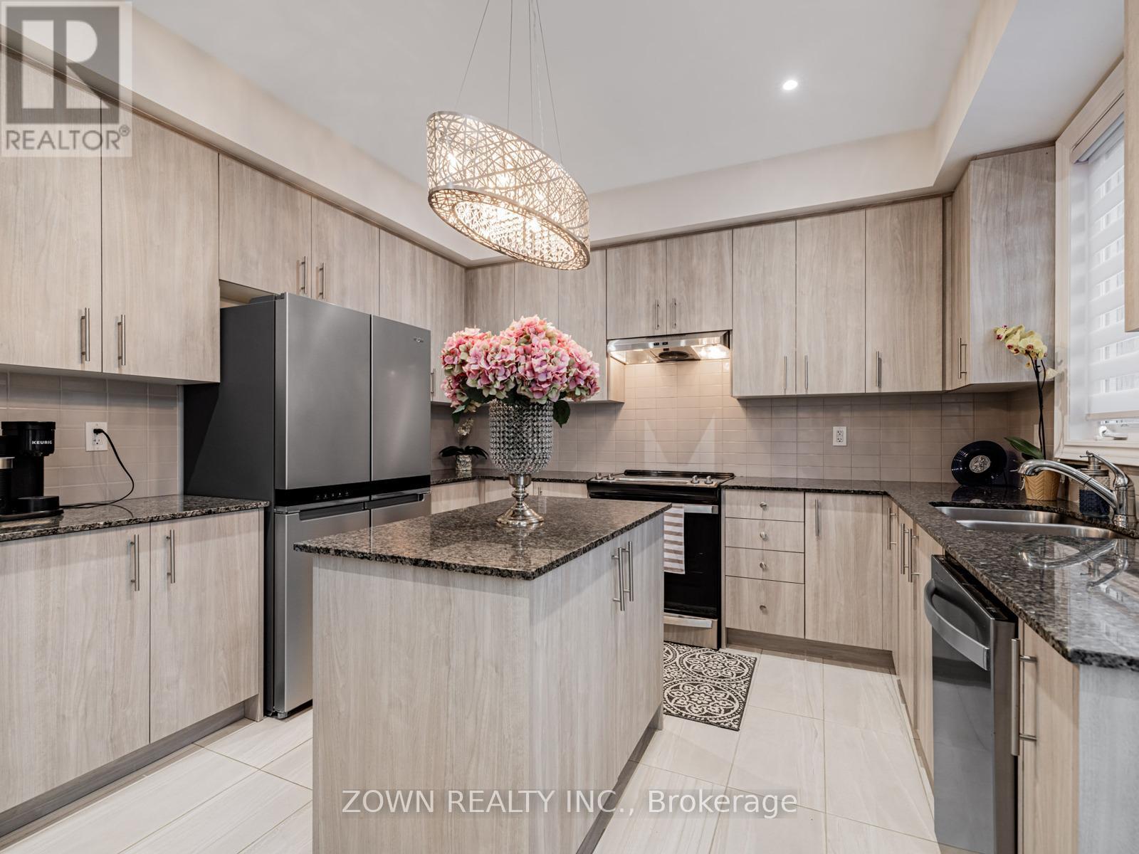 1352 Blackmore Street Property Photo 13