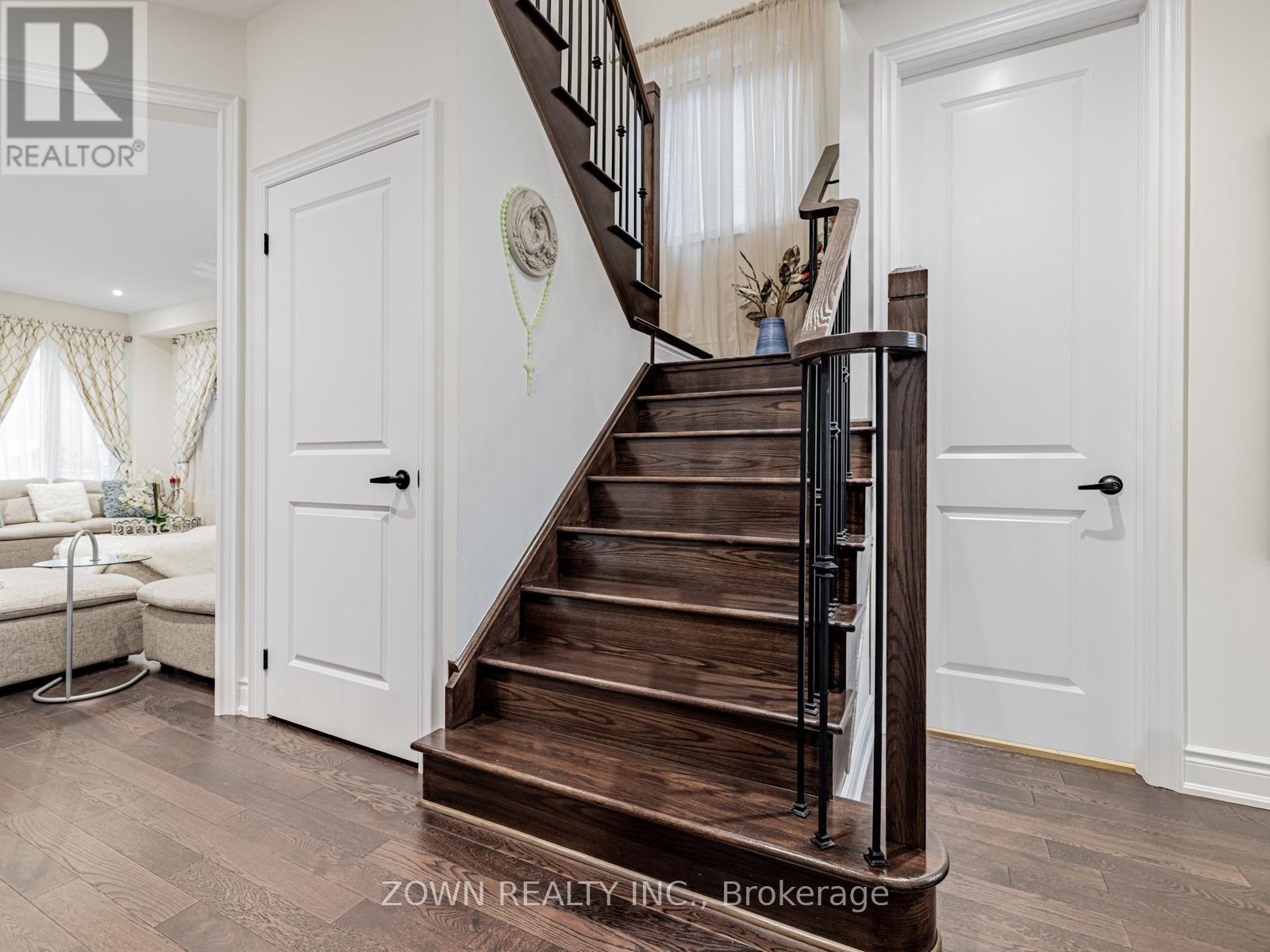 1352 Blackmore Street Property Photo 17