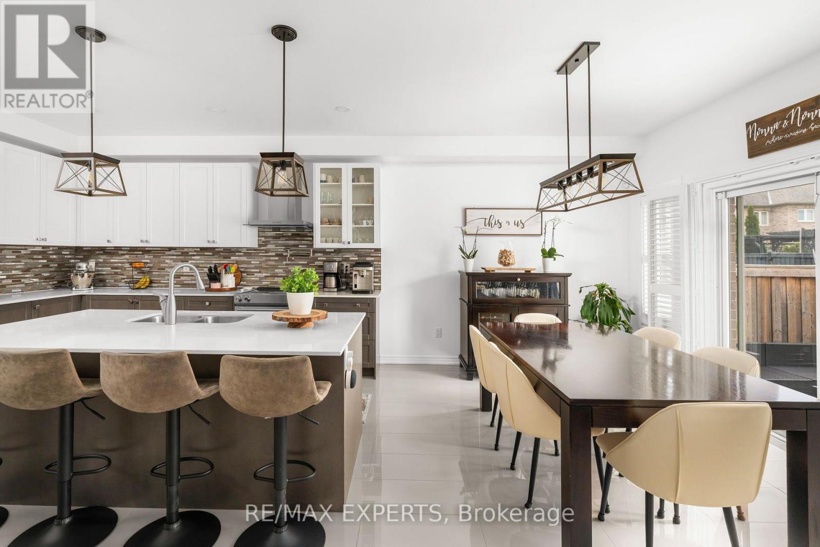 20 Hackett Street Property Photo 18