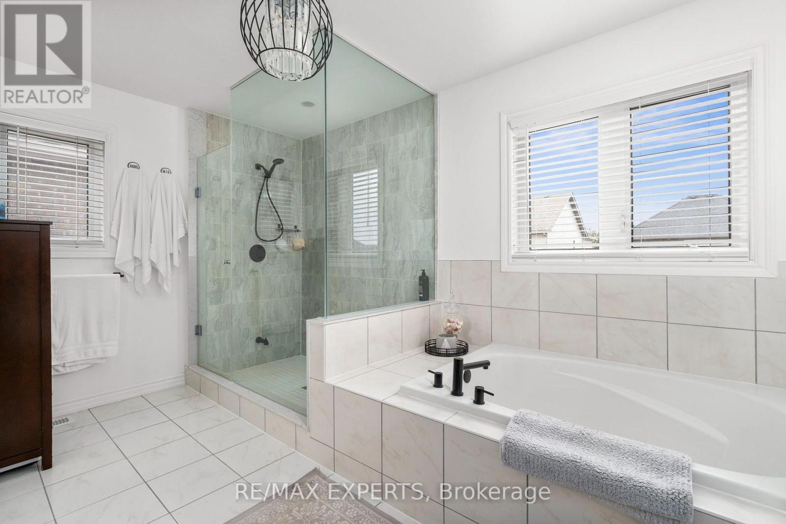 20 Hackett Street Property Photo 33