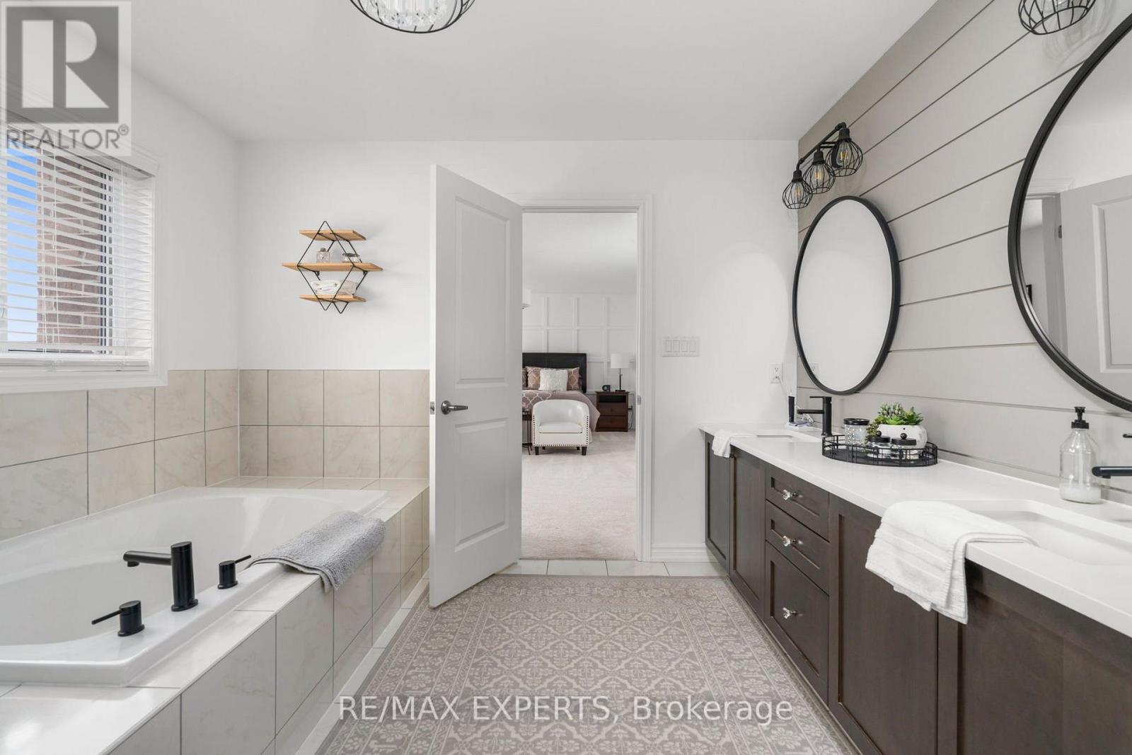 20 Hackett Street Property Photo 34
