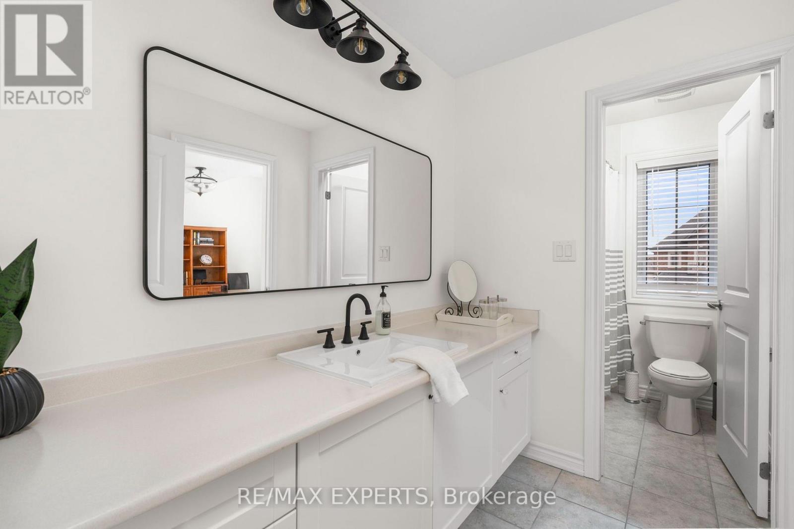 20 Hackett Street Property Photo 37