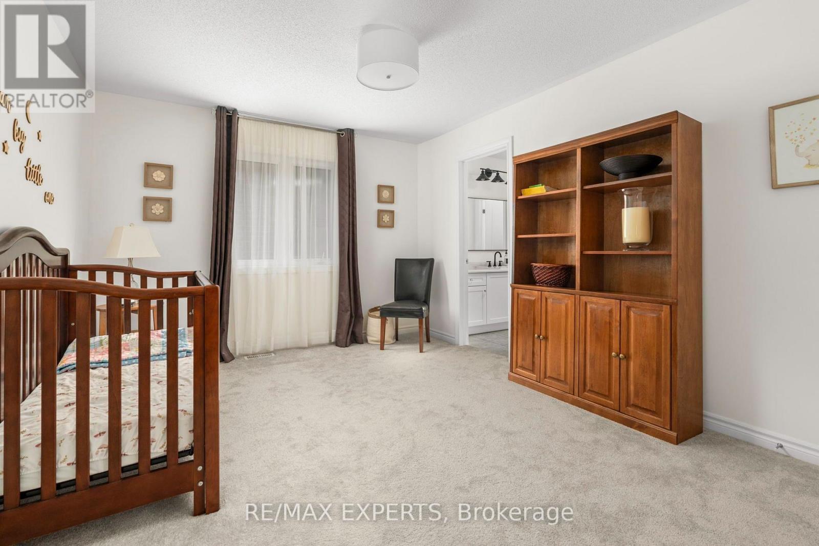 20 Hackett Street Property Photo 40