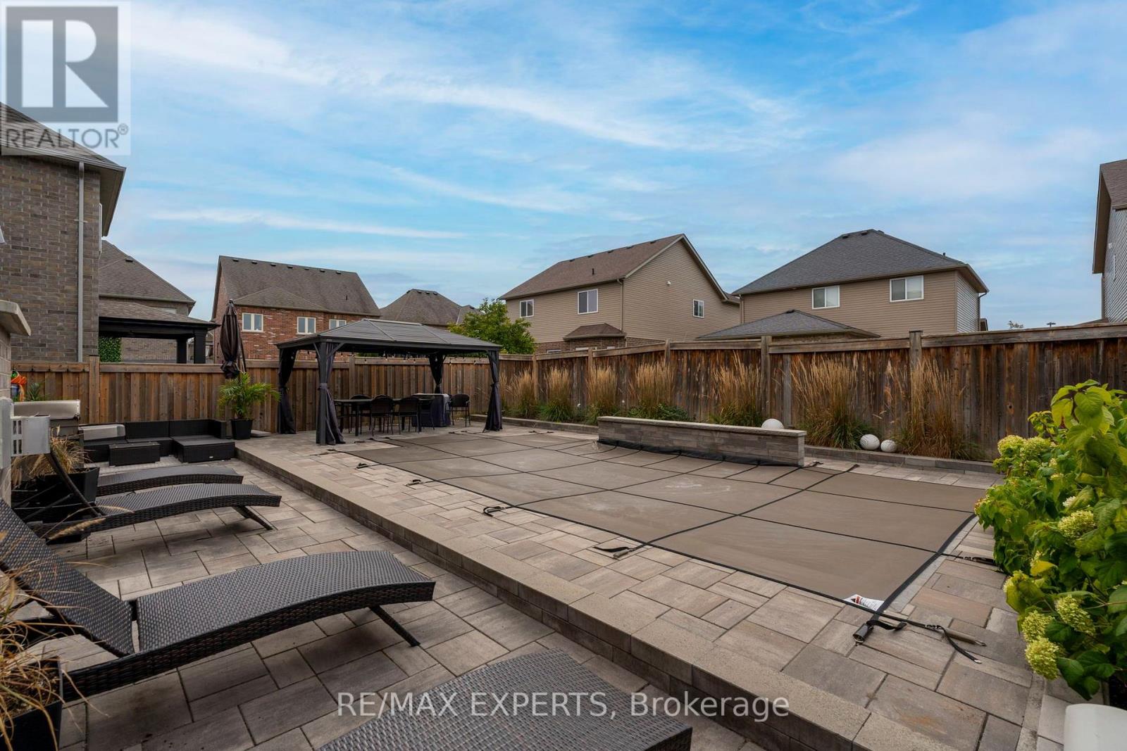 20 Hackett Street Property Photo 43