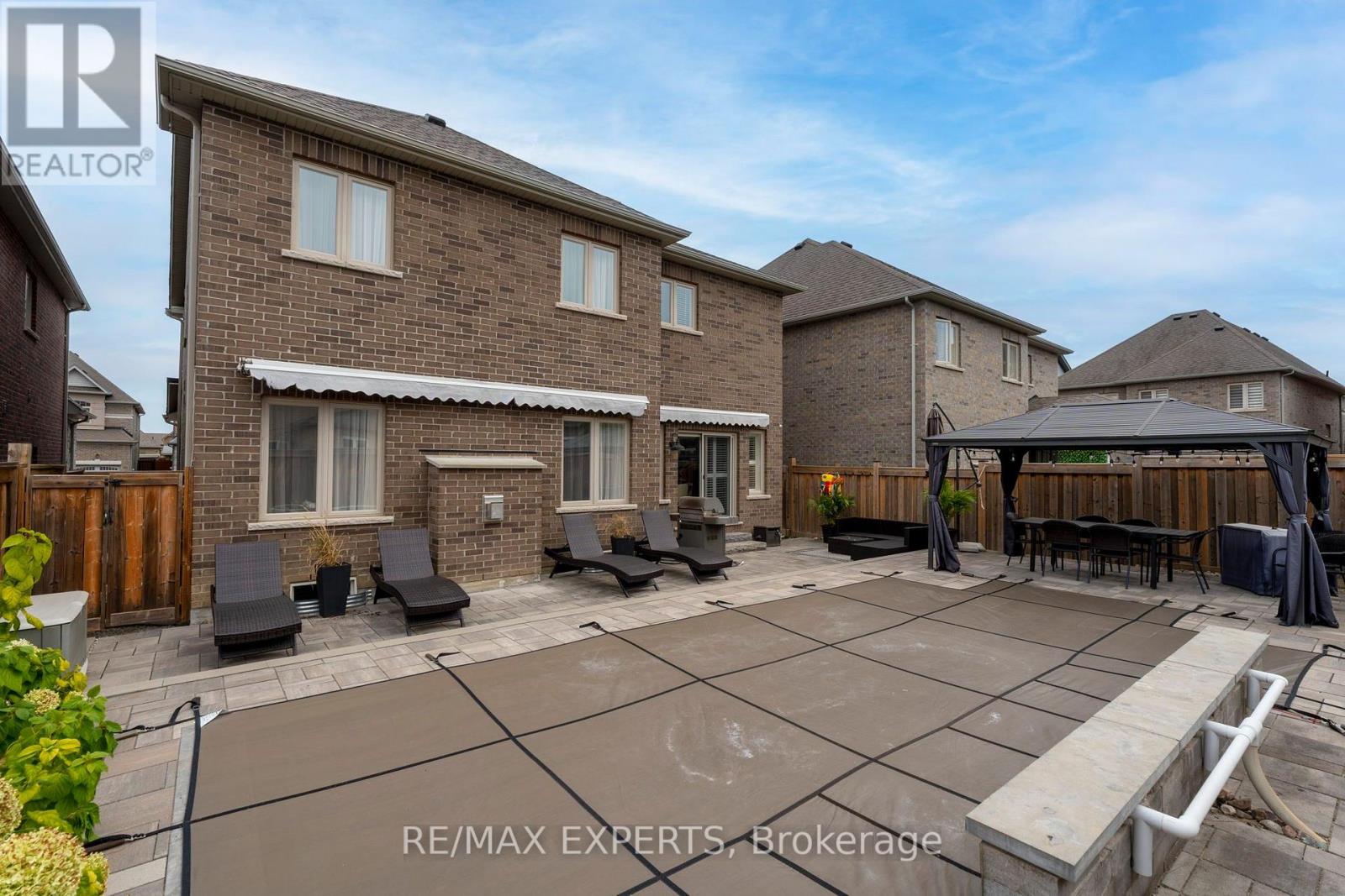 20 Hackett Street Property Photo 45