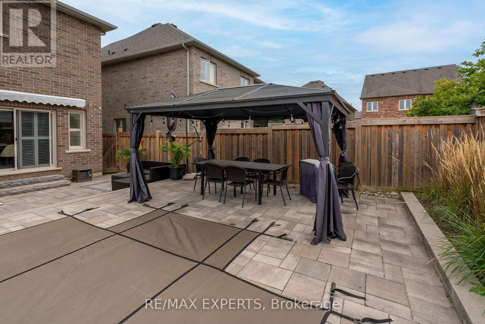 20 Hackett Street Property Photo 46