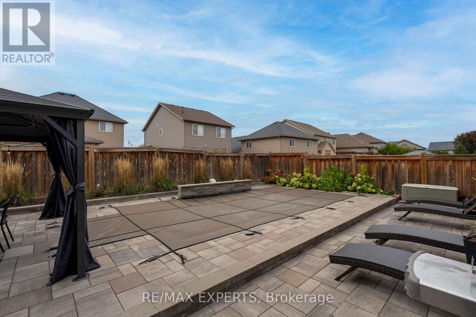 20 Hackett Street Property Photo 47