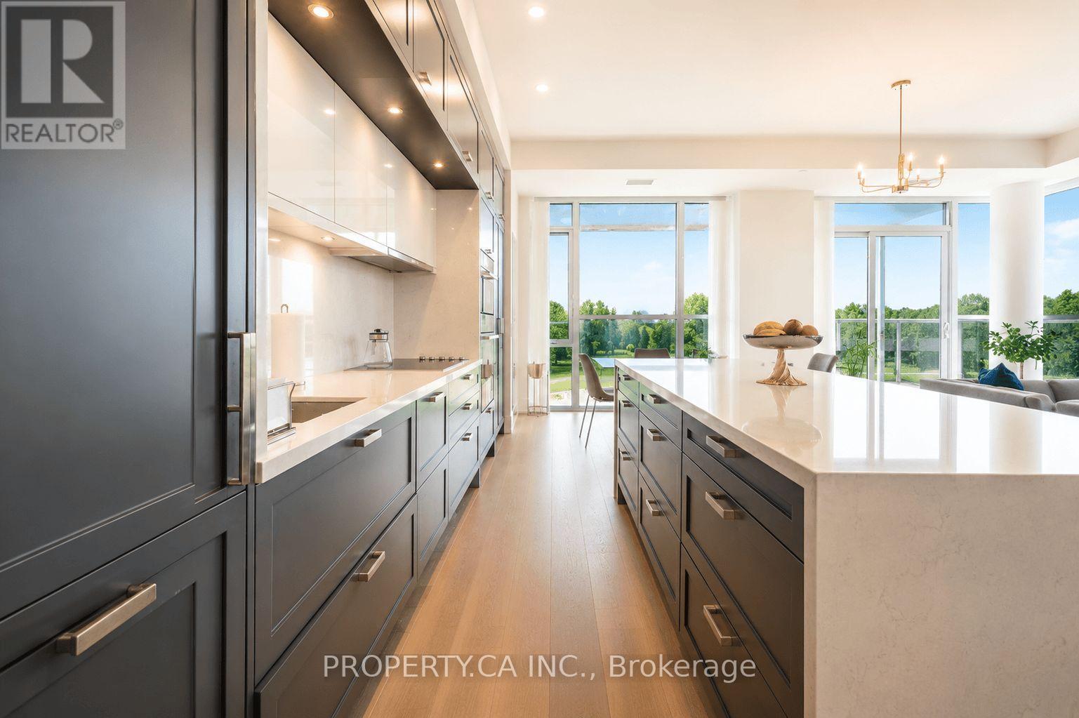 422 - 399 Royal Orchard Boulevard Property Photo 15