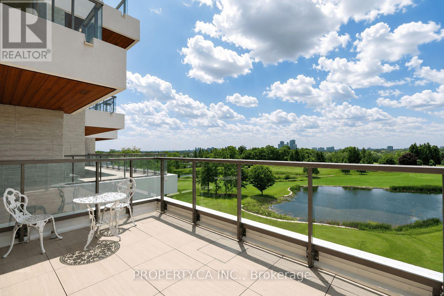 422 - 399 Royal Orchard Boulevard Property Photo 24