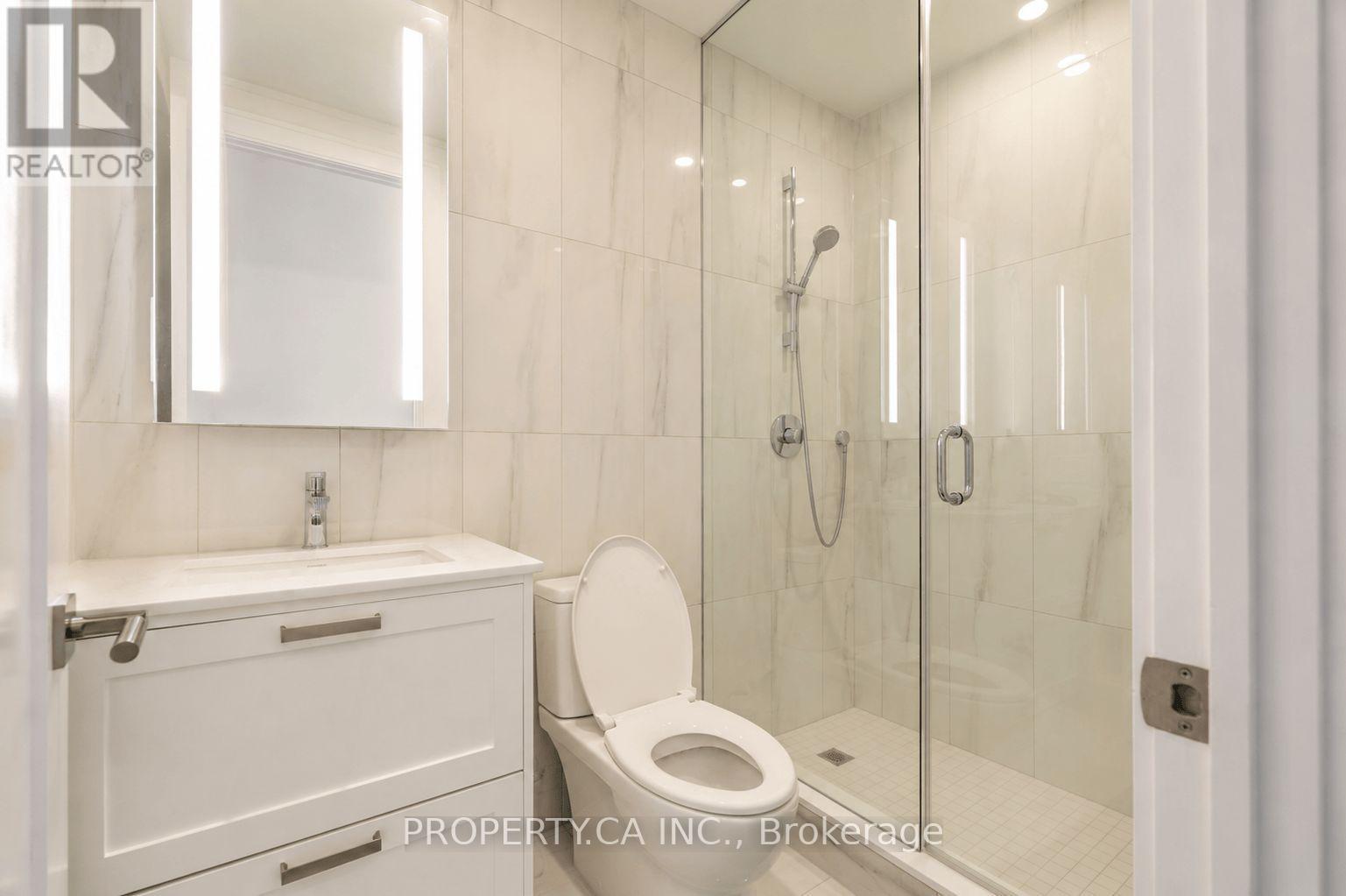 422 - 399 Royal Orchard Boulevard Property Photo 31
