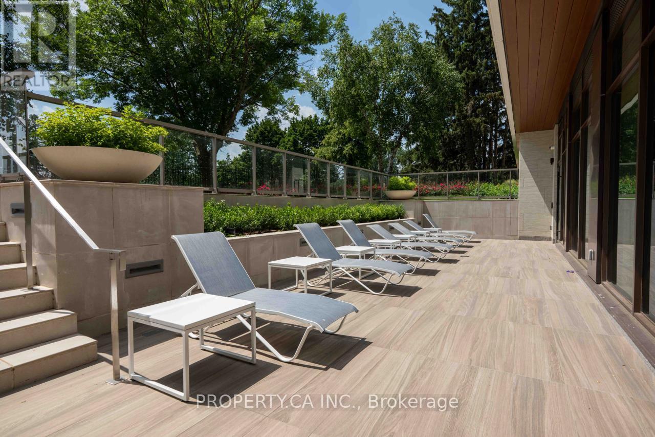 422 - 399 Royal Orchard Boulevard Property Photo 45