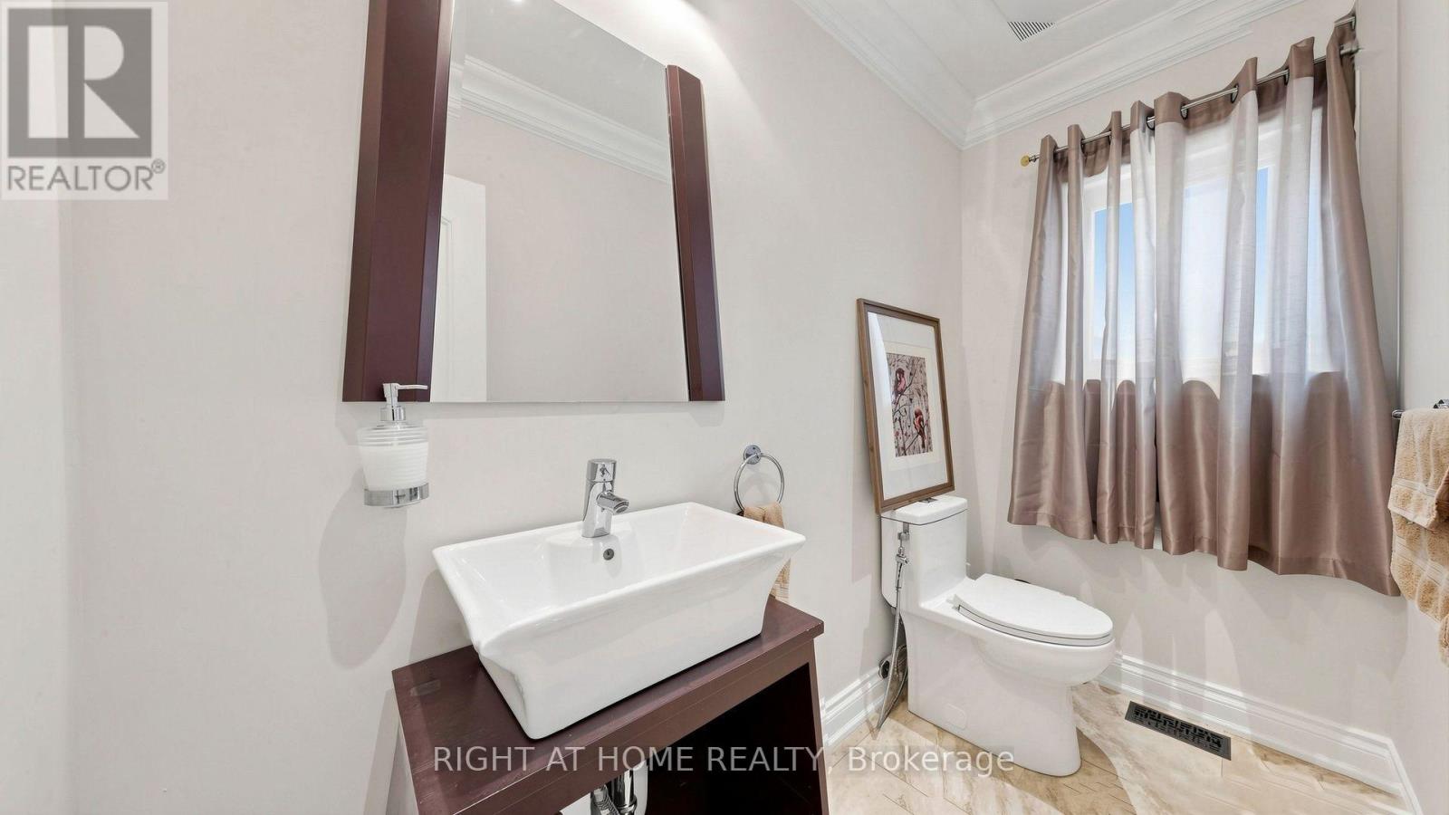 44 Robertson Close Property Photo 19