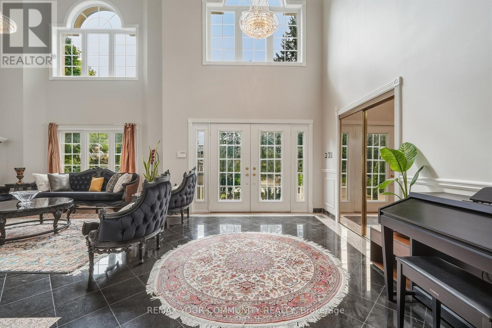 176 Old Surrey Lane Property Photo 3