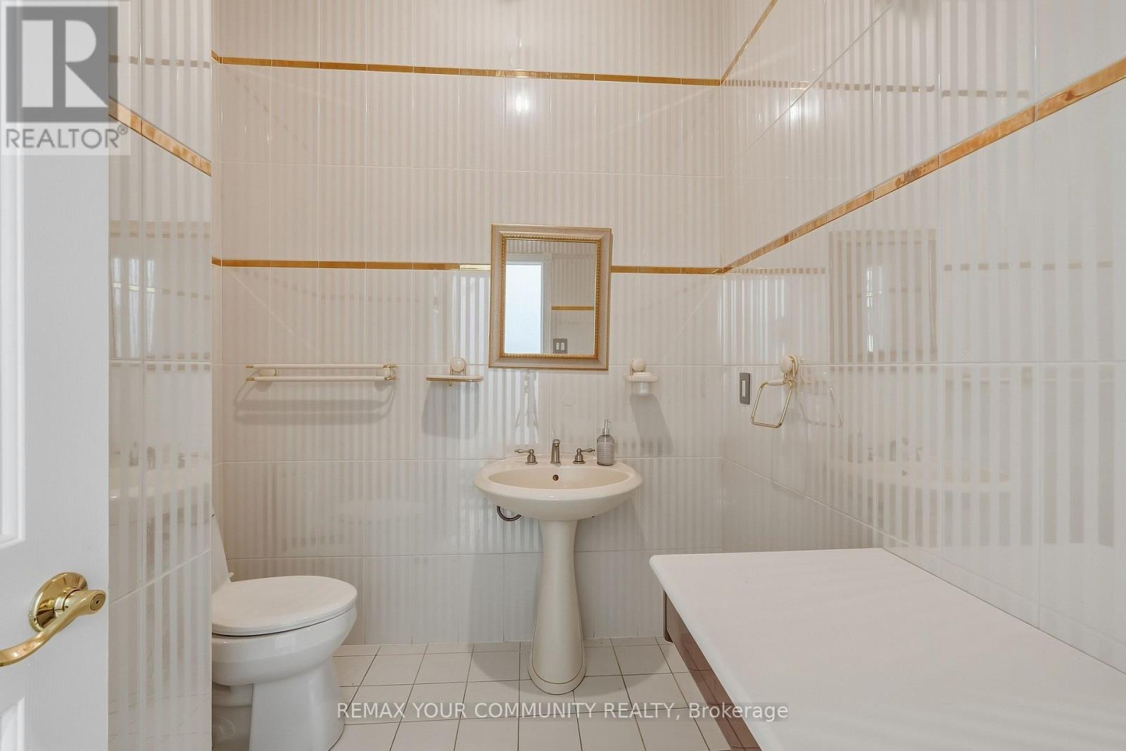 176 Old Surrey Lane Property Photo 17