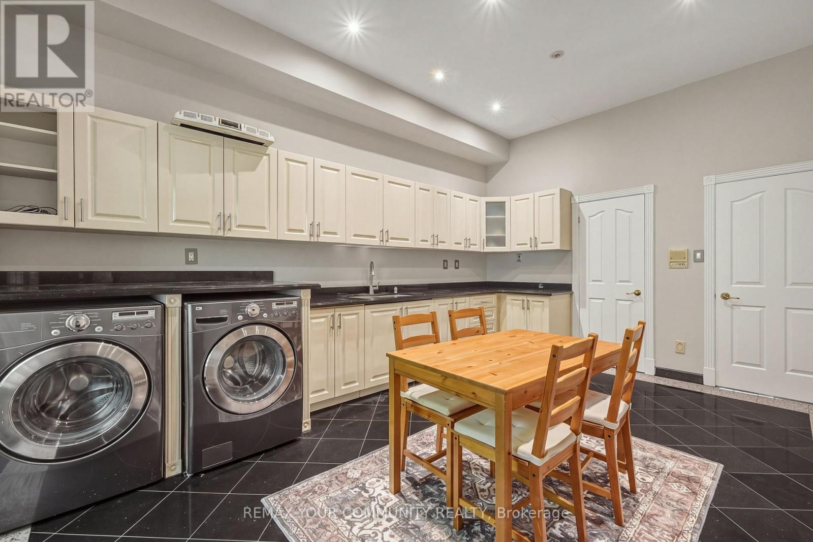 176 Old Surrey Lane Property Photo 18
