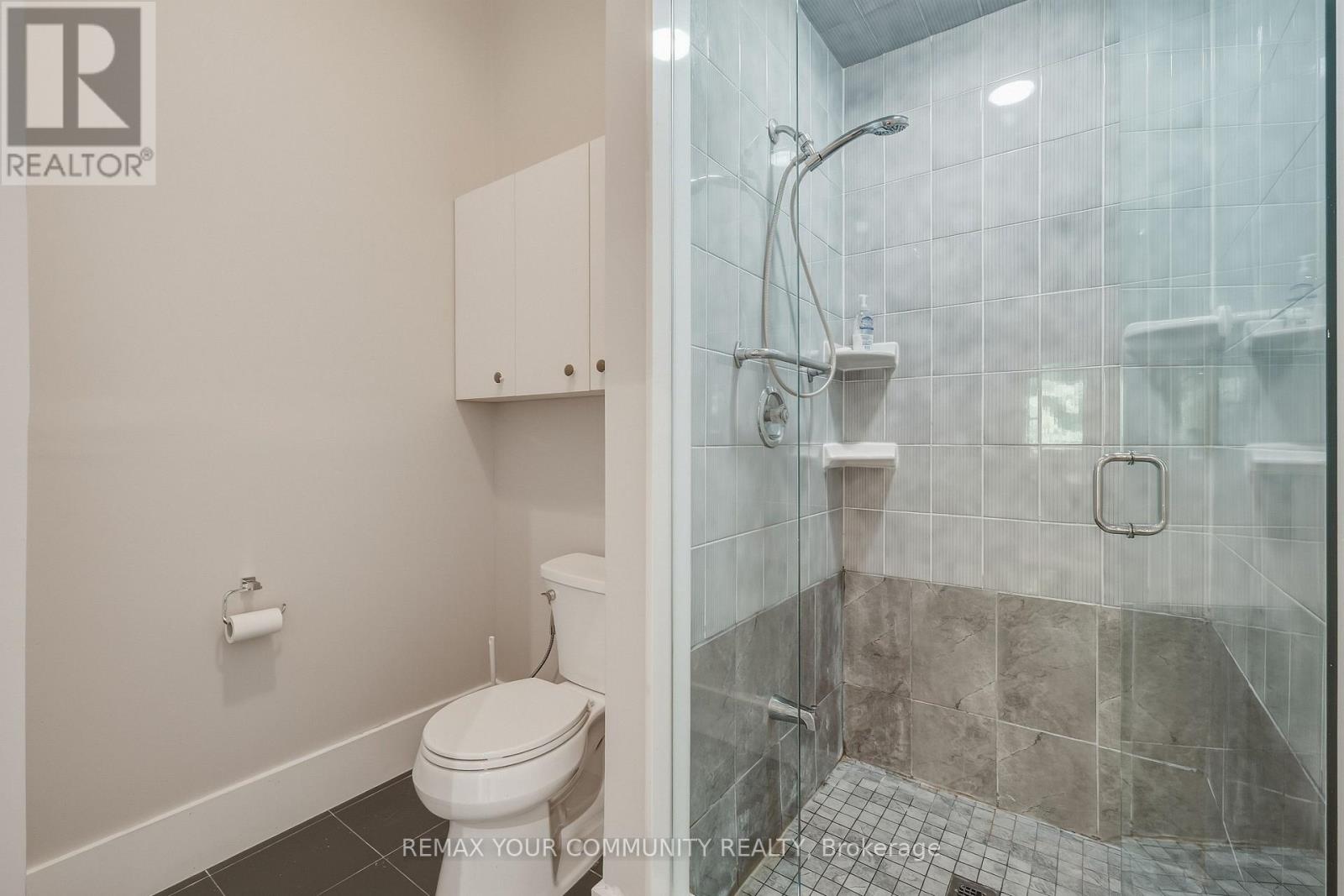 176 Old Surrey Lane Property Photo 19