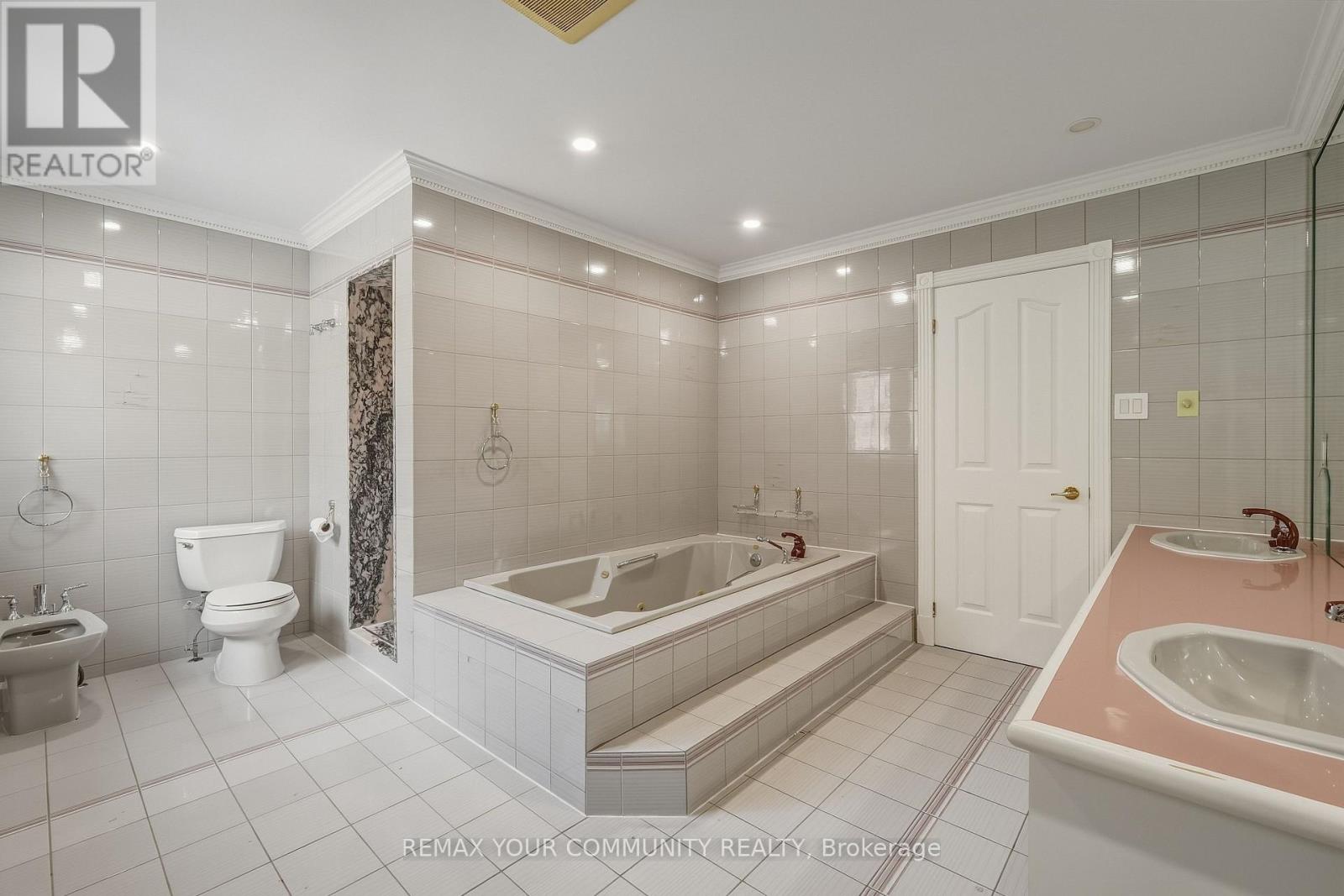 176 Old Surrey Lane Property Photo 22