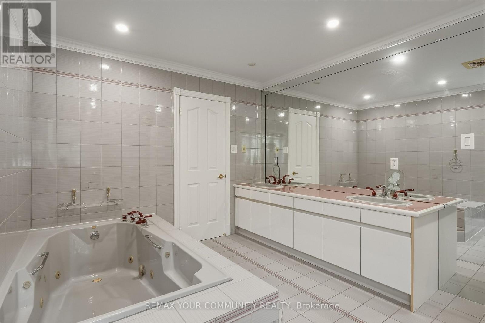176 Old Surrey Lane Property Photo 23