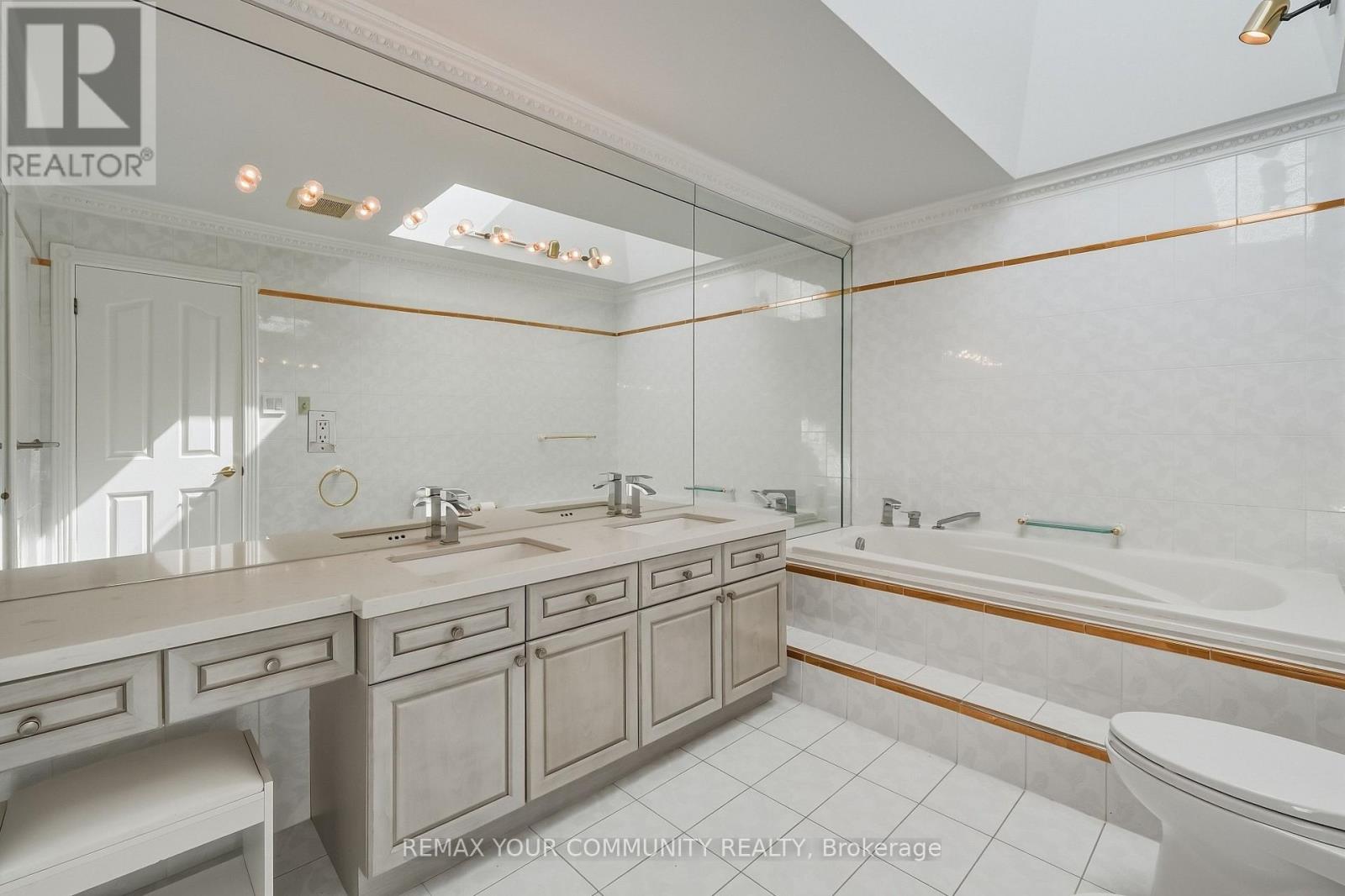176 Old Surrey Lane Property Photo 29