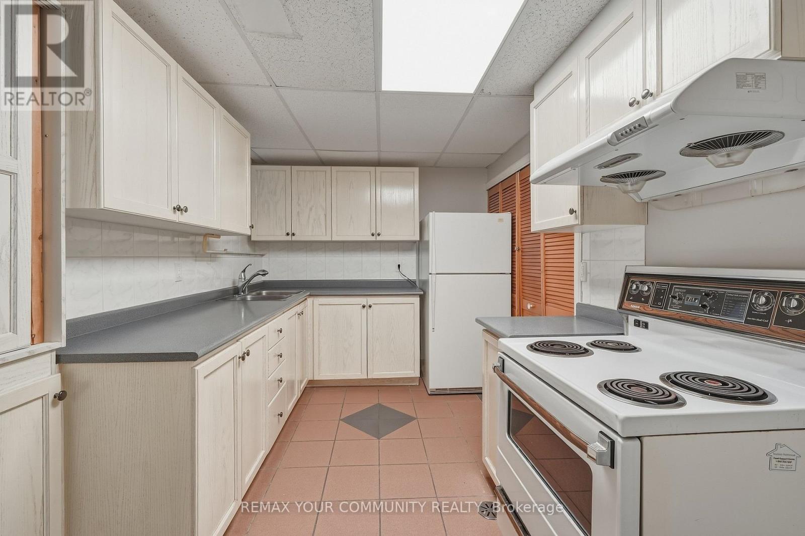 176 Old Surrey Lane Property Photo 41