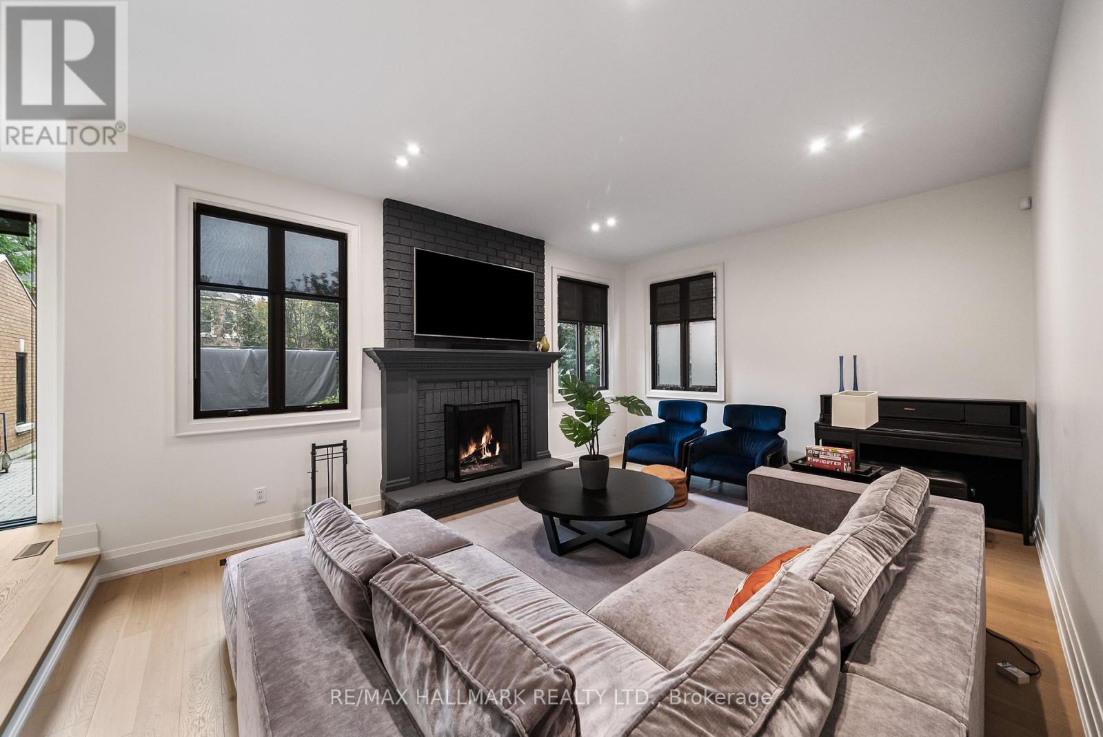 54 Theobalds Circle Property Photo 10