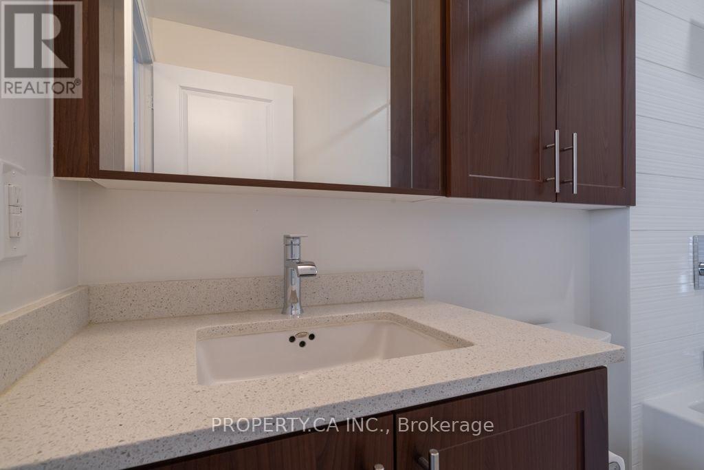 2201 - 3700 Highway 7 Property Photo 10