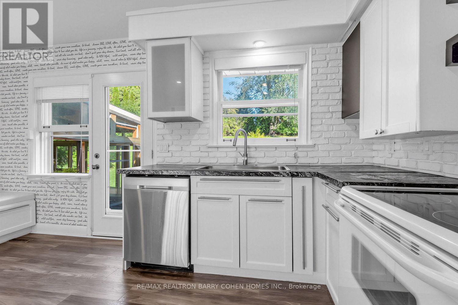 19 Oakbank Road Property Photo 14