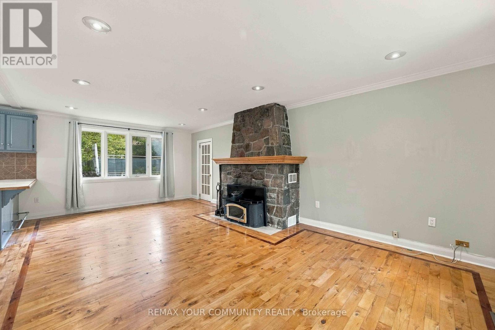 18863 Leslie Street Property Photo 7