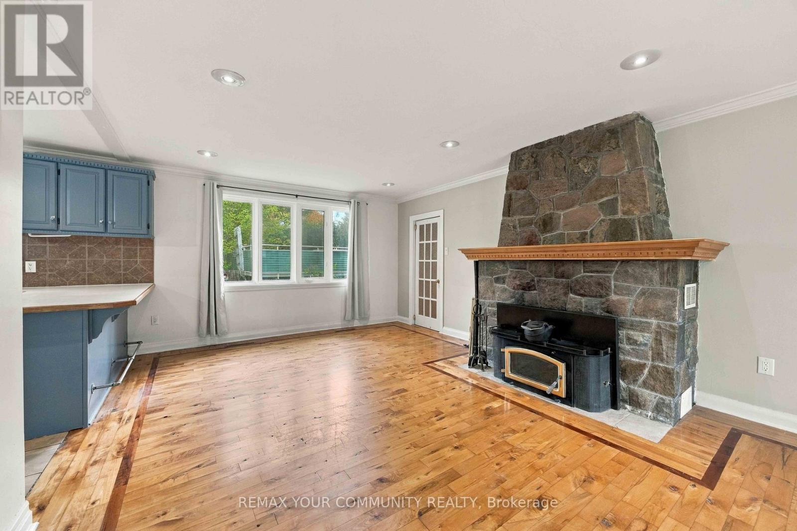 18863 Leslie Street Property Photo 10