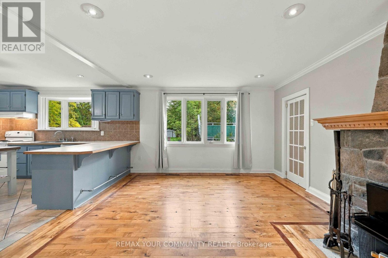 18863 Leslie Street Property Photo 12