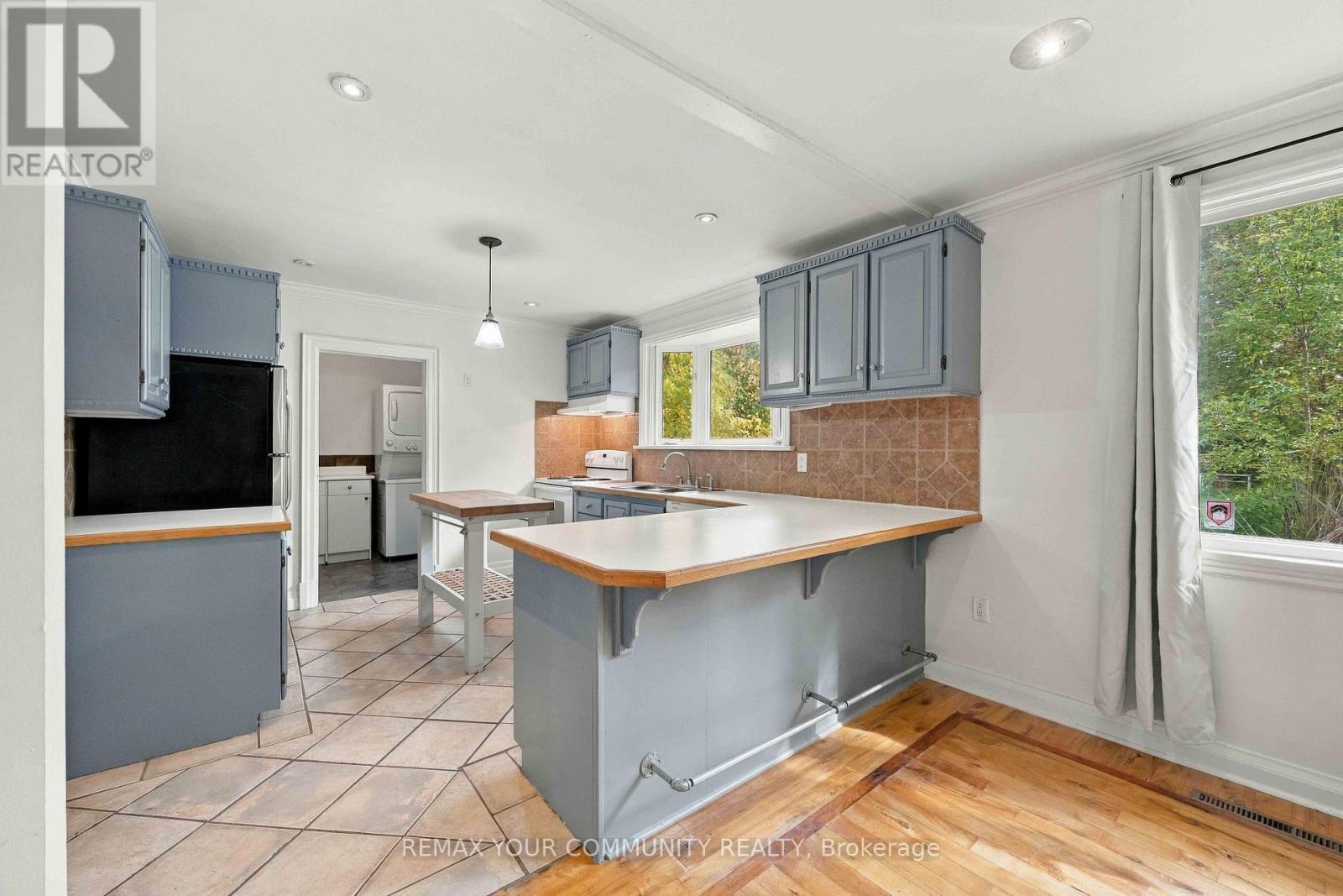 18863 Leslie Street Property Photo 14