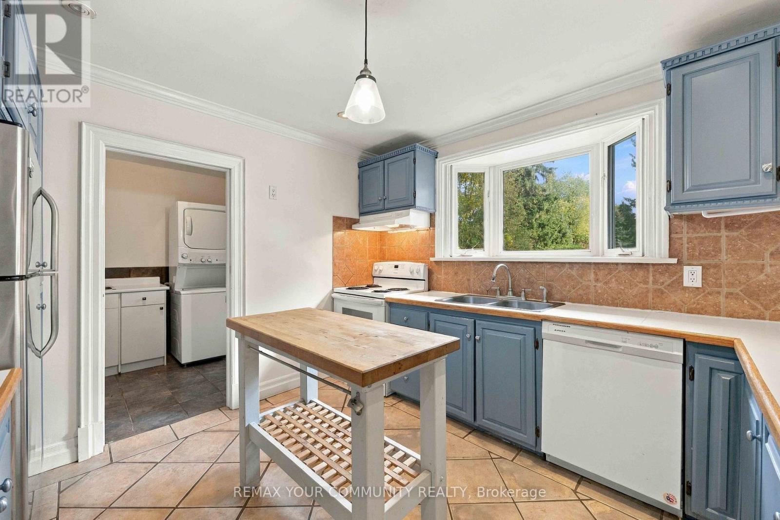 18863 Leslie Street Property Photo 16