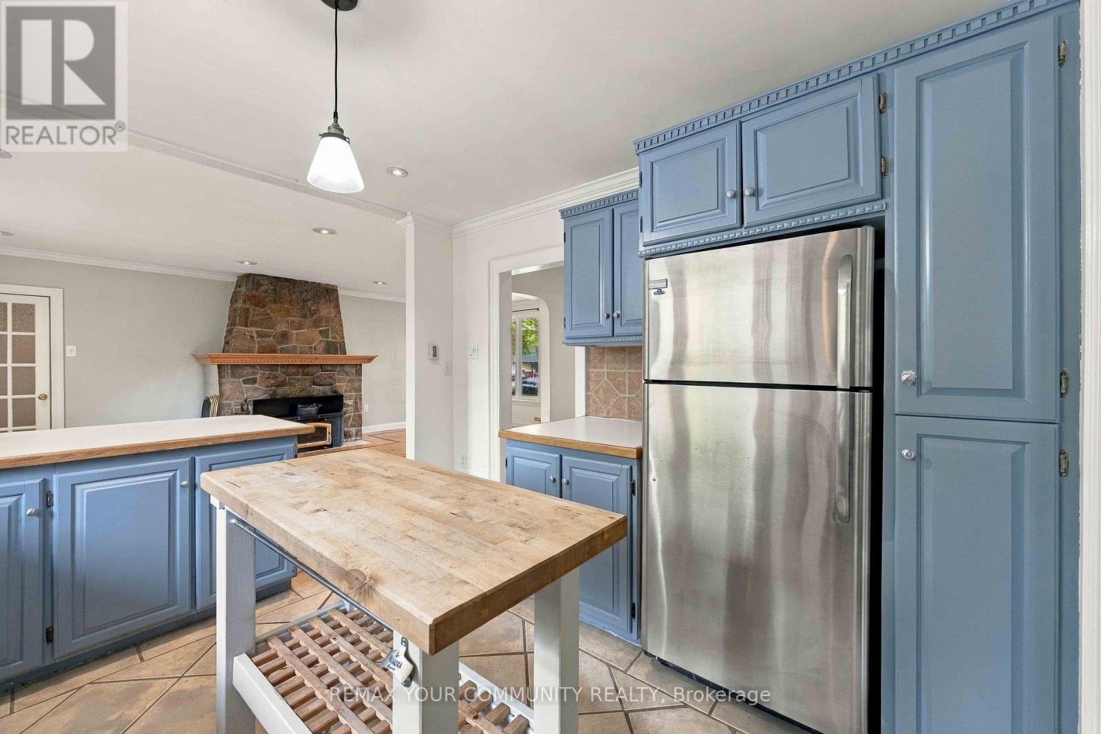 18863 Leslie Street Property Photo 18