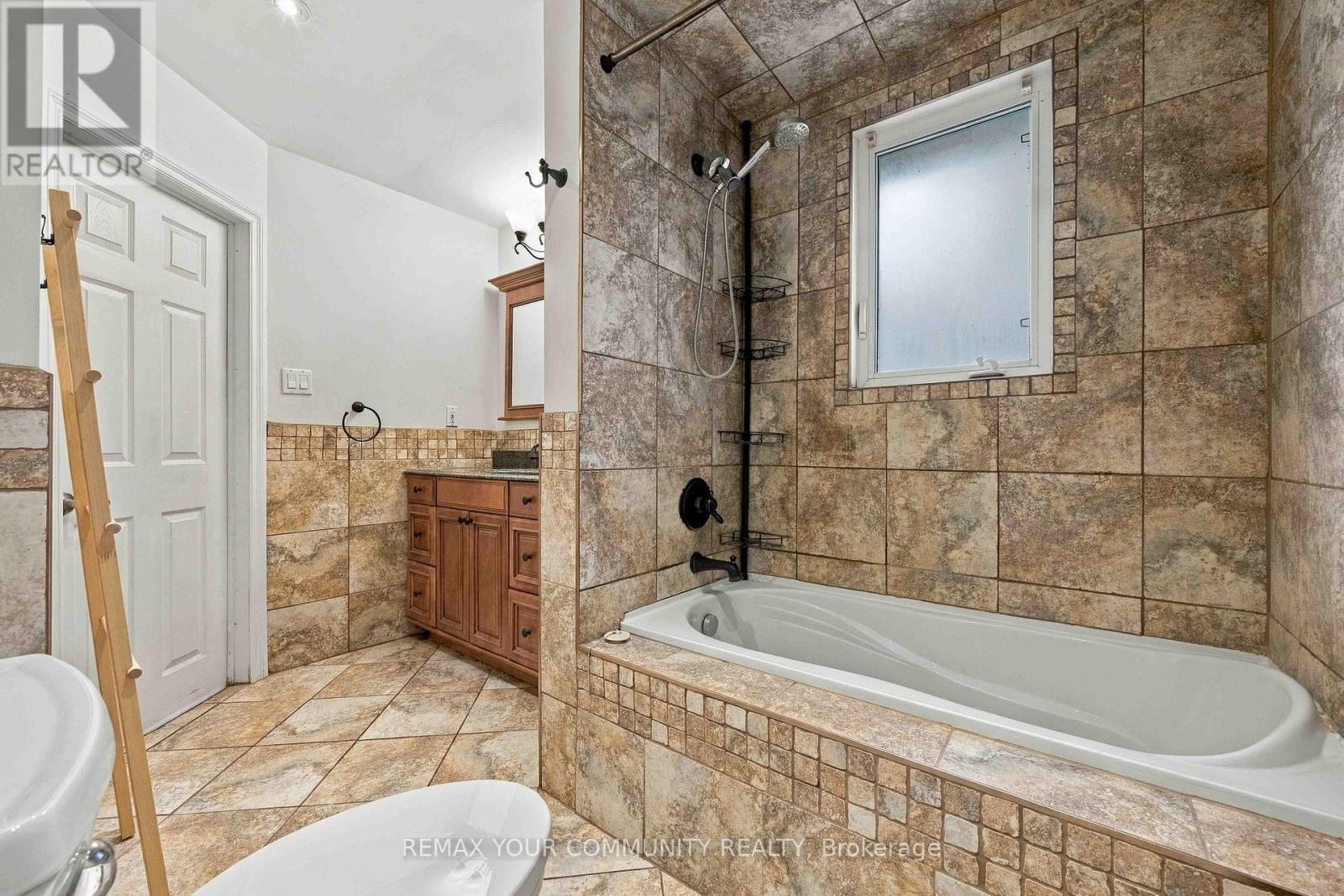 18863 Leslie Street Property Photo 24