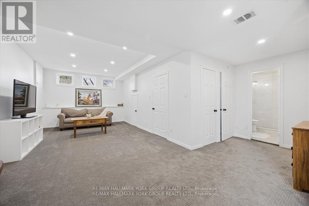 195 King Street Property Photo 24
